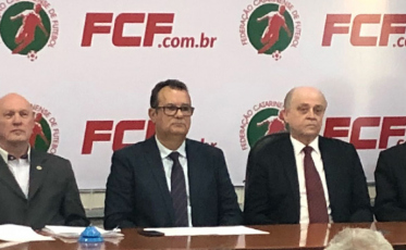 Rubens Angelotti é reeleito presidente da FCF
