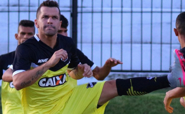 Eltinho e Sandro sob o olhar de quem viu de perto suas passagens por Florianópolis