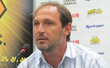 Emerson Almeida destaca o “batalhador” Lisca e garante que a direção tentou mantê-lo no cargo