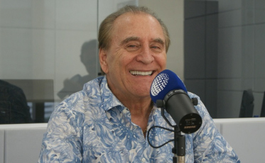 Dos jogos com Pelé a venda de água mineral, Oberdan Vilain lembra sua carreira