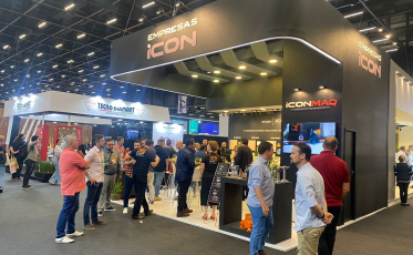 Marcelo Rosenbaum marca presença no stand das Empresas Icon 