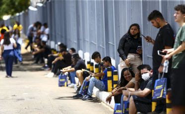 Participantes do Enem 2022 fazem a prova de exatas neste domingo