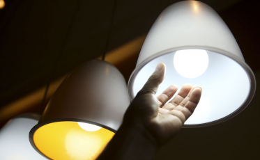 Aneel suspende por 90 dias cortes no fornecimento de energia elétrica