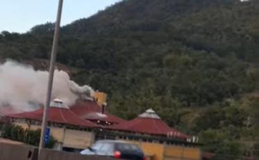 Princípio de incêndio no Engenho Lanches assusta clientes (VÍDEO)