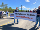 Buscando melhorias na estrada, manifestantes paralisam Rodovia Genésio Mazon por dez minutos