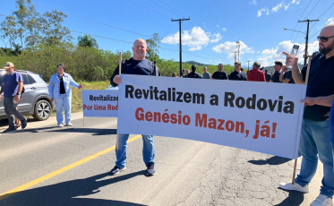 Buscando melhorias na estrada, manifestantes paralisam Rodovia Genésio Mazon por dez minutos