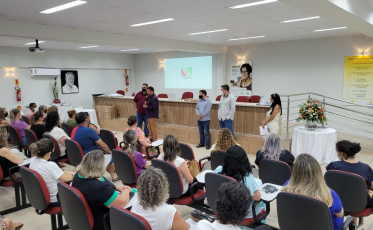 Cocal do Sul entrega notebooks a professores da rede municipal