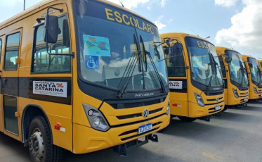 Maior investimento em transporte escolar segue com entrega de mais 40 ônibus em Santa Catarina