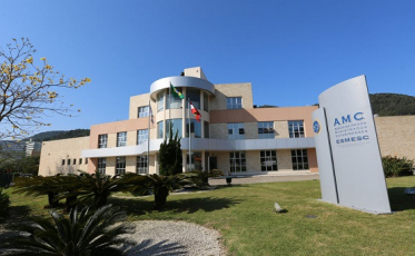 Esmesc abre processo seletivo para vagas de residente judicial