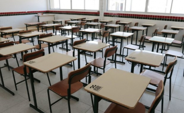 “Ainda é prematuro falar em obrigatoriedade de aula presencial”, afirma secretário