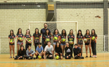 Escolinha de vôlei do Caravaggio segue oportunizando crianças e adolescentes da região