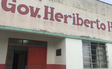 Professores não querem colégio militar na Heriberto Hülse