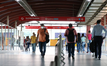 Covid-19: Brasil registra 8,8 mil novos casos e 57 óbitos em 24 horas