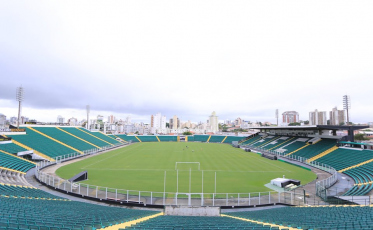 Sábado de clássicos no futebol brasileiro