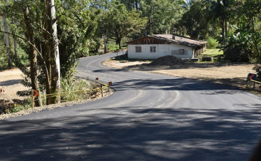 Asfalto no acesso à Barragem do Rio São Bento
