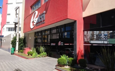 Esucri e SindiSaúde assinam convênio de desconto em bolsas