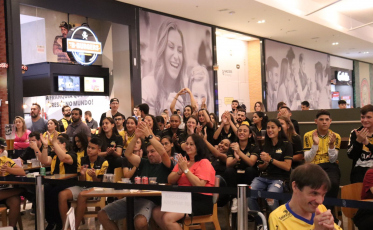 Com show e desfile de novos uniformes, Criciúma reúne torcedores em noite de festa (FOTOS E VÍDEO)