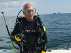 Mergulhador criciumense nadou com tubarões, cruzou três oceanos e formou mais de mil alunos