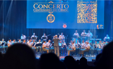 Concerto dos 100 anos do Corpo de Bombeiros reúne público e emoção em Criciúma
