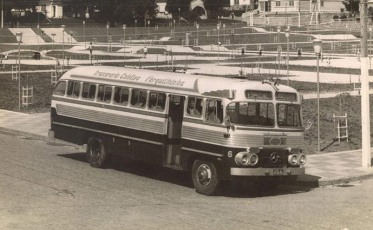Do ônibus com carroceria de madeira aos mais de 150 veículos
