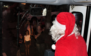 Expresso Natalino: mais bairros recebem visita do Papai Noel da ACTU