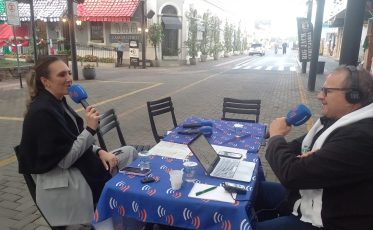 Programa Adelor Lessa ao vivo da Festa da Gastronomia em Nova Veneza