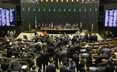Após recesso, Congresso deve colocar marco do saneamento na pauta