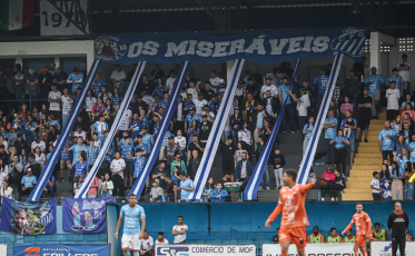 Caravaggio informa que não está fazendo avaliações para categoria de base