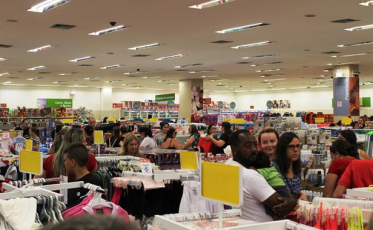 Farol Shopping comemora reaquecimento da economia