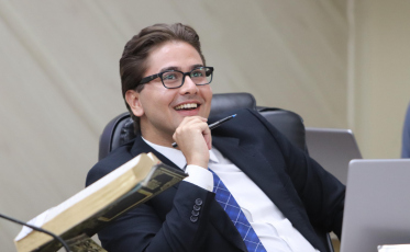 Empresas envolvidas com produtos de origem criminosa podem ter alvará cassado