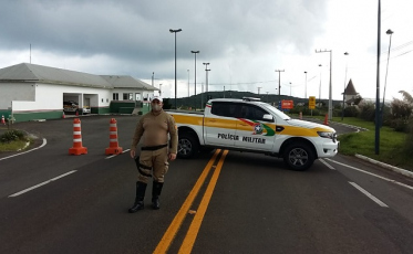 Enxame de abelhas faz polícia fechar mirante da Serra do Rio do Rastro