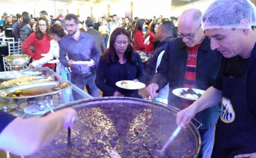 Feijoada Mágica reúne mais de 800 pessoas em prol da Nossa Casa