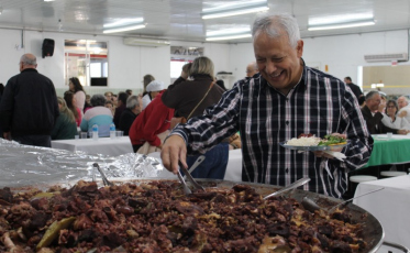 Sábado é dia de feijoada no Bairro da Juventude em Criciúma