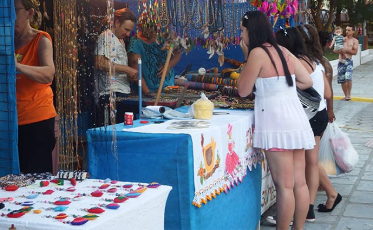 Artesãos se preparam para a temporada de verão no Arroio do Silva