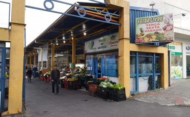 Feira Livre atrai consumidores