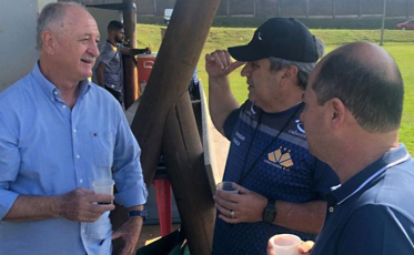 Gerente de futebol Cícero Souza elogia as estruturas do Criciúma