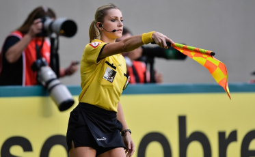 Criciumense Fernanda Colombo estreia como comentarista da Rede Globo