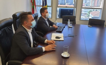 Covid-19: Professores devem ser cadastrados para receber a vacina 