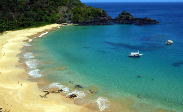 Fernando de Noronha deixa de exigir testes de covid-19 para turistas