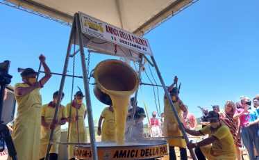 Içara recebe tombo da polenta na Praça da Matriz nesta noite