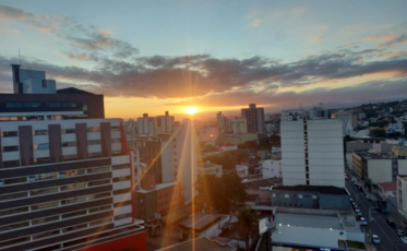Fim de semana com sol entre nuvens e temperaturas amenas na região