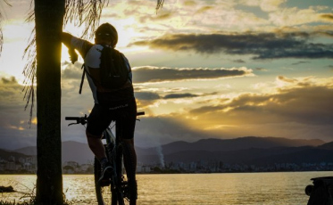 Governo do Estado consulta setores econômico e turístico sobre retorno do horário de verão