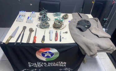 Com 20 metros de fiação elétrica furtada, homem é preso em Criciúma