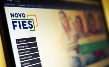Estudante precisará tirar 400 pontos na redação do Enem para garantir Fies
