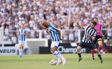 Derrota por goleada no clássico aproxima Avaí do rebaixamento