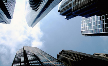 O banco imobiliário da vida real: como gerar renda mensal por meio do investimento imobiliário