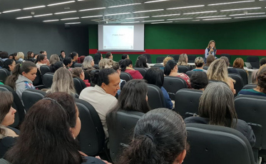 Secretaria de Educação promove formação para serventes escolares