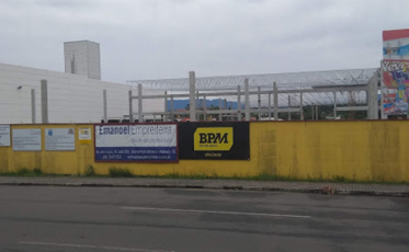 Fort Atacadista de Criciúma começa a ganhar telhado