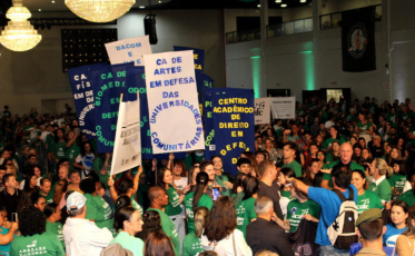 Fórum em Defesa das Universidades Comunitárias reúne três mil pessoas em Criciúma