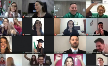 Unesc forma 43 novos médicos em colação virtual